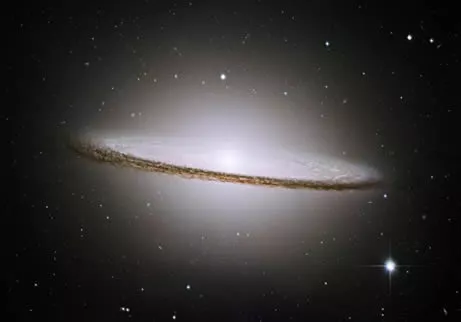草帽星系