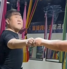 快乐的活宝