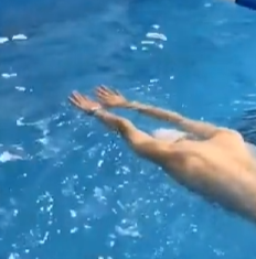 俯卧漂浮