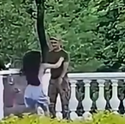 久别重逢的拥抱