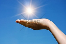 人类首次触摸太阳：帕克航天器为何没被烤化